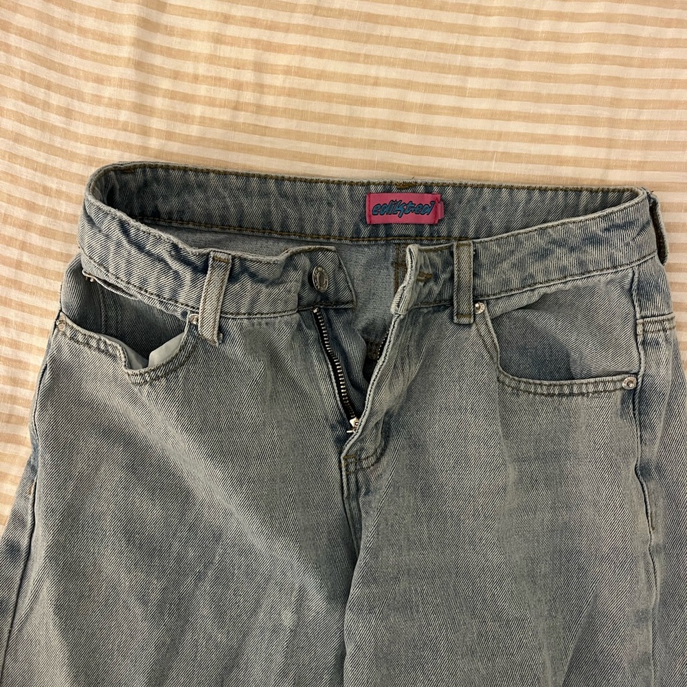 Edikted Low Rise Wide Leg Jeans - Picture 3 of 5